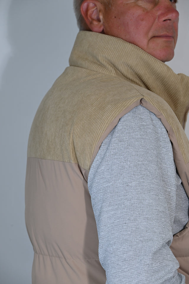 ZY UNISEKSA VESTE PREMIUM STILĀ, Maigi bēšā